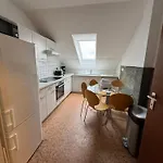 M M Central Apartments Gruppen, Handwerker Und Monteure Budget * Berlin